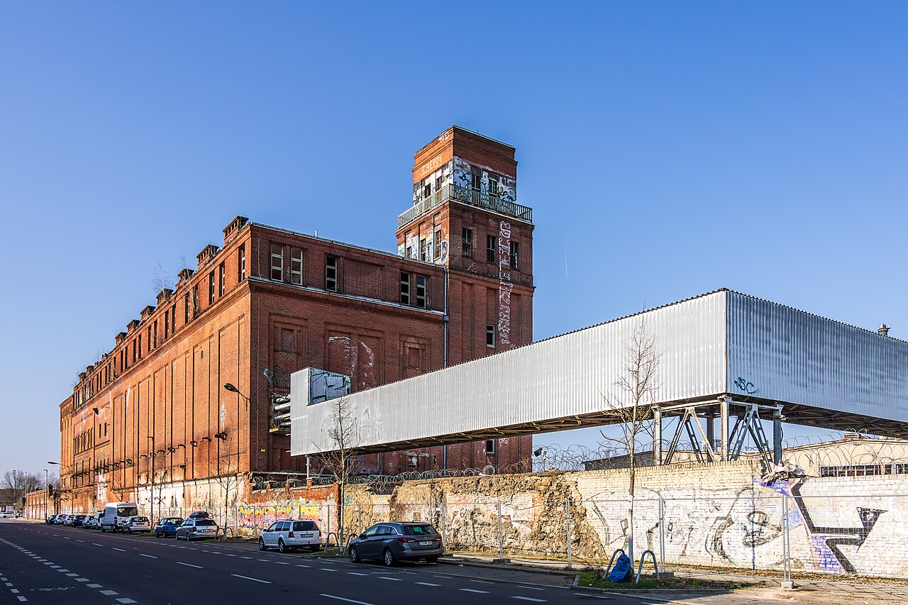 Der Backsteinbau der ehemaligen Bärenquell-Brauerei in Schöneweide